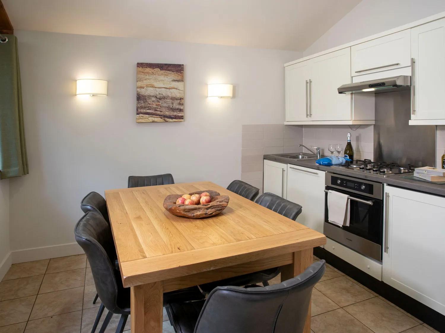 Blackwood Forest Cabins - Forest Holidays Popham Экстерьер фото