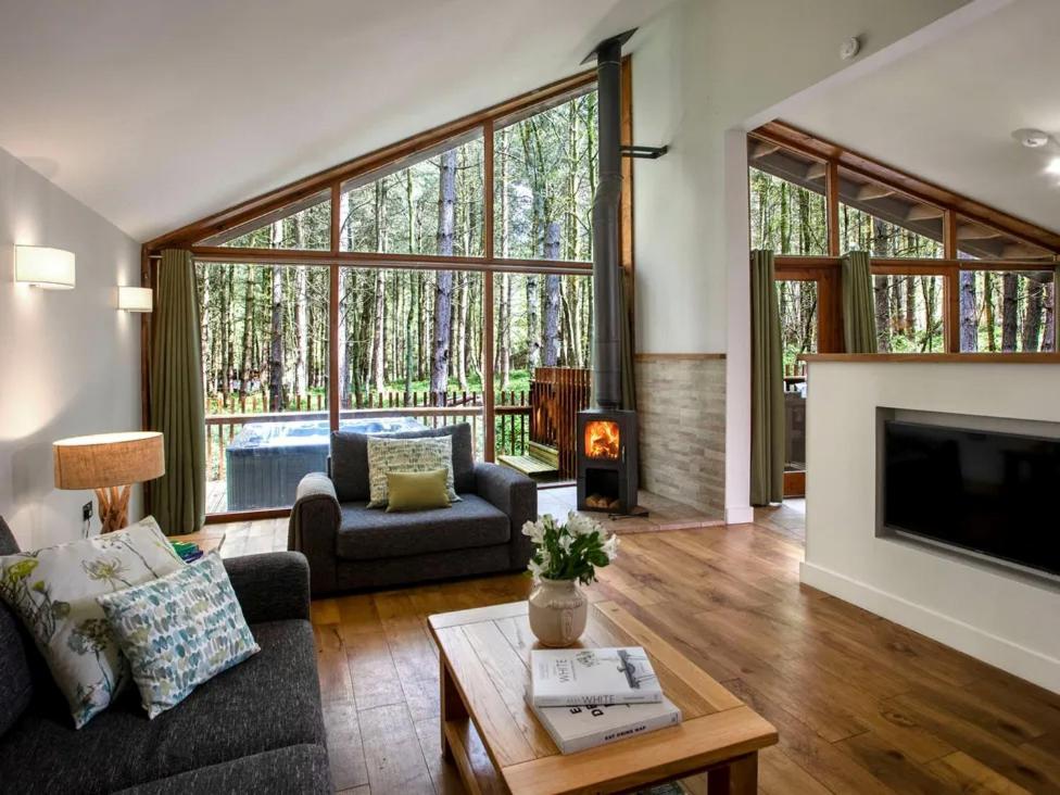 Blackwood Forest Cabins - Forest Holidays Popham Экстерьер фото