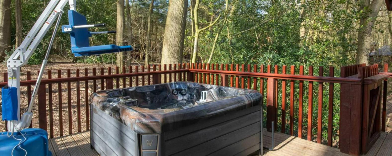 Blackwood Forest Cabins - Forest Holidays Popham Экстерьер фото